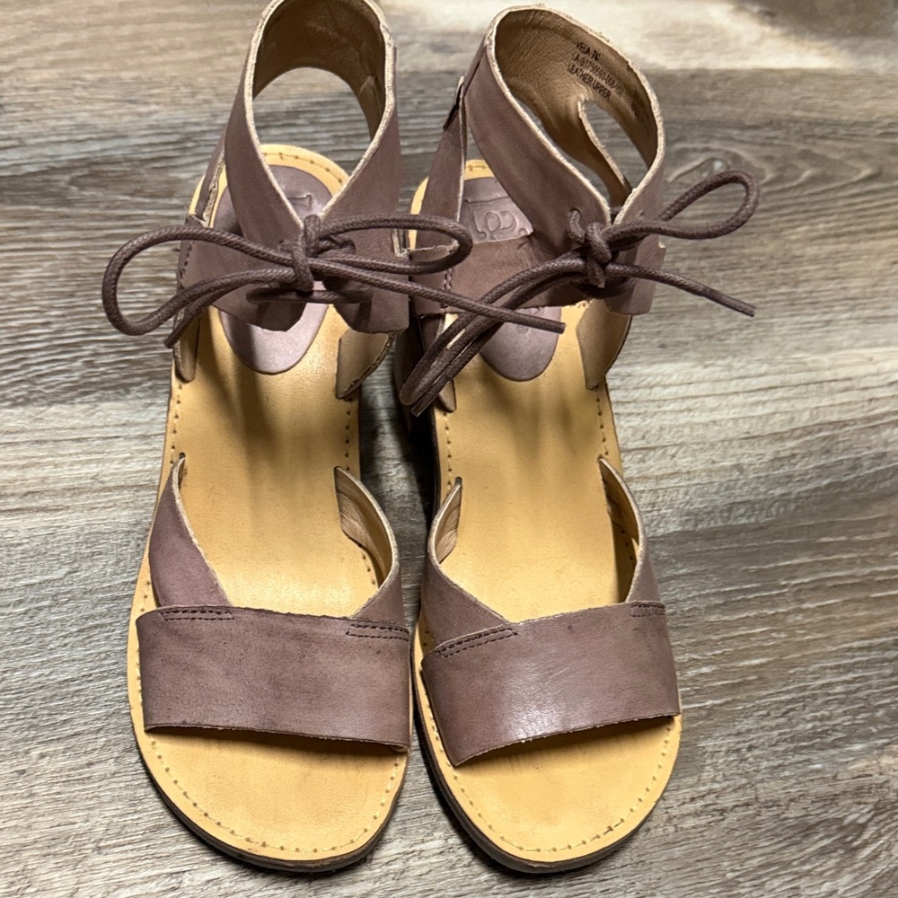 Chic Brown Leather Sandals